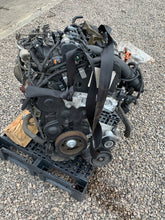 Load image into Gallery viewer, Motor Citroën C4 Picasso II 9H06 1.6 EHDI 139TKm 2013 Diesel Engine Komplett MOT7198203315uf