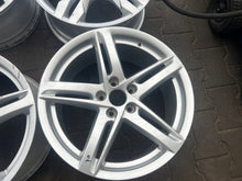 Load image into Gallery viewer, 1x Alufelge 18 Zoll 8.0&quot; 5x112 47ET Glanz Silber 8K0071498 Audi B8 Rim Wheel