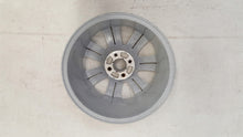 Laden Sie das Bild in den Galerie-Viewer, 1x Alufelge 16 Zoll 6.5&quot; 4x100 39ET 70455267 Opel Corsa D Rim Wheel