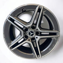 Laden Sie das Bild in den Galerie-Viewer, 1x Alufelge 18 Zoll 7.5&quot; 5x112 2054019900 Mercedes-Benz Amg Rim Wheel