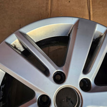 Load image into Gallery viewer, 1x Alufelge 16 Zoll 6.5" 5x112 50ET Glanz Silber 5K0601025AM VW Golf Touran FEL4198203998rx
