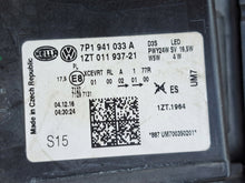 Laden Sie das Bild in den Galerie-Viewer, Frontscheinwerfer VW Touareg 7P1941033A Ein Stück (Rechts oder Links) Headlight