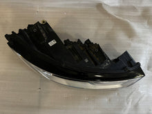 Load image into Gallery viewer, Frontscheinwerfer Audi A1 8XA941006 Xenon Rechts Scheinwerfer Headlight