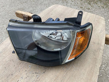 Laden Sie das Bild in den Galerie-Viewer, Frontscheinwerfer Mitsubishi L200 MN146195 Links Scheinwerfer Headlight