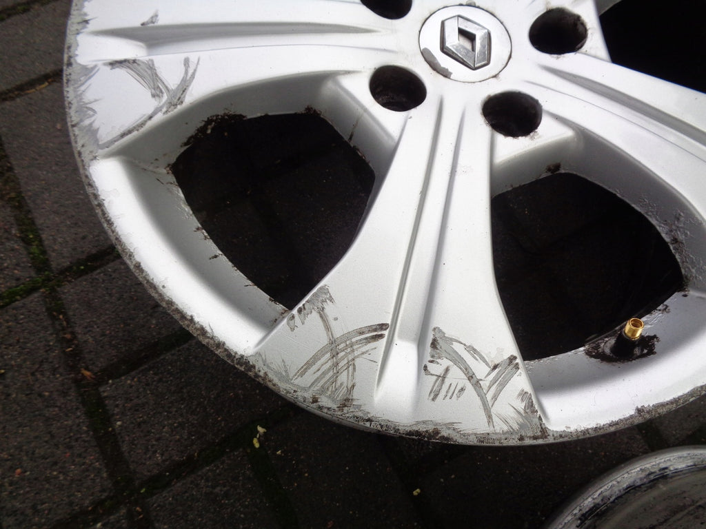 4x Alufelge 17 Zoll 7.0" 5x114.3 49ET 403000067 Renault Megane Iii Rim Wheel