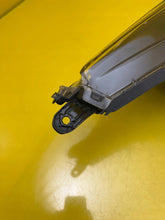 Load image into Gallery viewer, Frontscheinwerfer Toyota Corolla Hatchback 81150-02S80 LED Links Headlight SCH4686827194yz