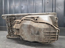 Laden Sie das Bild in den Galerie-Viewer, Frontscheinwerfer Mercedes-Benz W123 117779-00 Rechts Scheinwerfer Headlight SCH4279229349zx