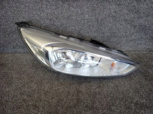 Load image into Gallery viewer, Frontscheinwerfer Ford Focus F1EB-13W029-AE LED Rechts Scheinwerfer Headlight