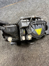 Laden Sie das Bild in den Galerie-Viewer, Frontscheinwerfer Audi A4 B6 Links Scheinwerfer Headlight SCH4018751858eb