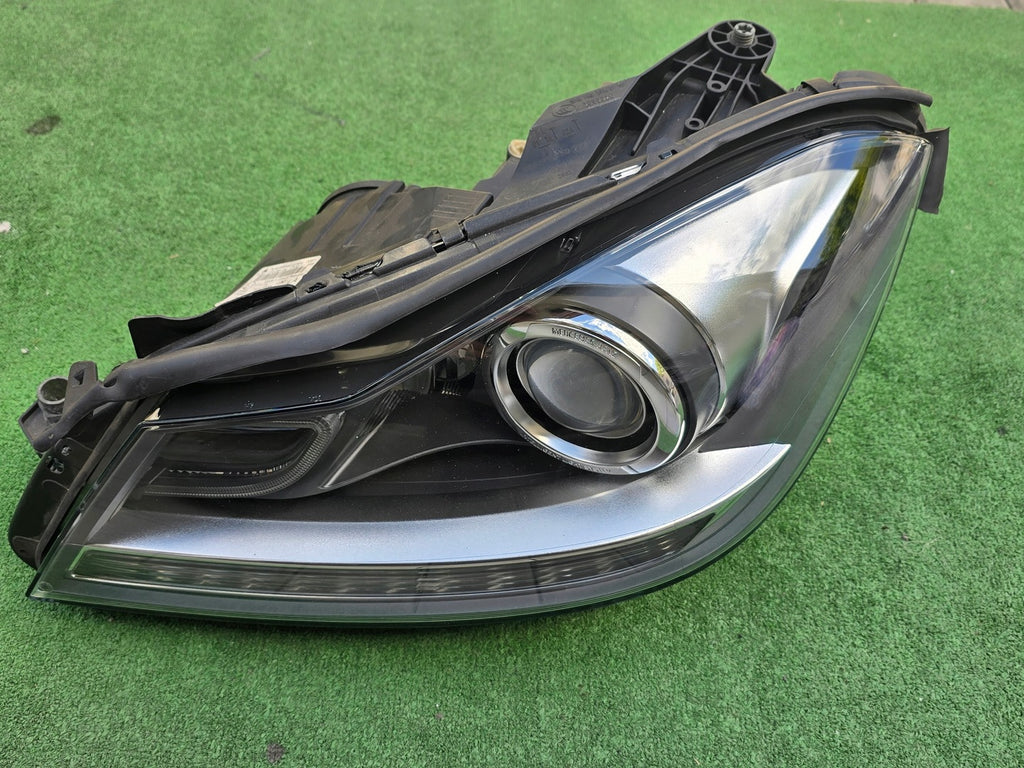 Frontscheinwerfer Mercedes-Benz W204 A2048204339 Bi-Xenon Links Headlight SCH7176731997ux