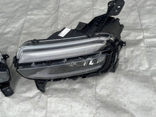 Laden Sie das Bild in den Galerie-Viewer, Frontscheinwerfer Jeep 522187190 Ein Satz Scheinwerfer Headlight SCH1989490404ta