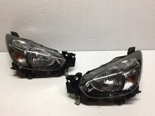 Load image into Gallery viewer, Frontscheinwerfer Mazda 2 Dj 67490F433 Ein Stück (Rechts oder Links) Headlight