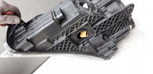 Laden Sie das Bild in den Galerie-Viewer, Frontscheinwerfer Skoda Superb III 3V1941016A Xenon Rechts Headlight