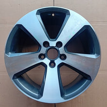 Laden Sie das Bild in den Galerie-Viewer, 1x Alufelge 17 Zoll 7.5" 5x112 51ET 8V0601025BK Audi A3 Rim Wheel FEL6206625218gf