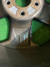 Laden Sie das Bild in den Galerie-Viewer, 1x Alufelge 17 Zoll 7.0&quot; 5x114.3 55ET T7A17070B Honda Rim Wheel