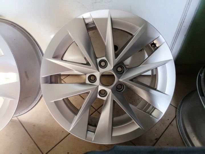 1x Alufelge 17 Zoll 7.0" 5x112 46ET Glanz Silber 5E3601025 Skoda Octavia Iv FEL5583025173my