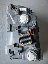 Laden Sie das Bild in den Galerie-Viewer, Frontscheinwerfer Ford JC4613E015AD Links Scheinwerfer Headlight SCH3328094211lc