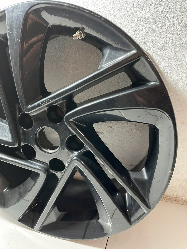 1x Alufelge 17 Zoll 7.0" 5x114.3 40ET Glanz Silber 8201485175 Nissan Rim Wheel FEL5736751399qx