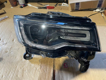 Laden Sie das Bild in den Galerie-Viewer, Frontscheinwerfer Jeep Grand Cherokee Wk2 68266650AE Rechts Headlight SCH1309517849dk