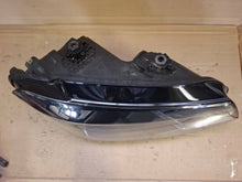 Laden Sie das Bild in den Galerie-Viewer, Frontscheinwerfer VW Caddy III 2K1941016A 1ED01228602 Rechts Headlight SCH8321773047hm