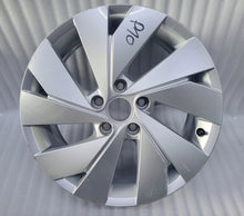 Load image into Gallery viewer, 1x Alufelge 17 Zoll 6.5&quot; 5x112 46ET Glanz Silber 5H0601025B VW Golf Rim Wheel