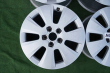 Laden Sie das Bild in den Galerie-Viewer, 4x Alufelge 17 Zoll 7.5" 5x112 45ET Audi A4 B8 Rim Wheel FEL1319033128td