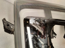 Laden Sie das Bild in den Galerie-Viewer, Frontscheinwerfer Renault Master 260106174R LED Ein Stück (Rechts oder Links) SCH2384300445ou