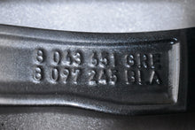 Load image into Gallery viewer, 1x Alufelge 19 Zoll 8.5" 5x120 47ET 8043651 8097245 7856711 BMW 3 F30 F31 FEL2482772567gh
