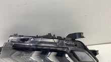 Laden Sie das Bild in den Galerie-Viewer, Frontscheinwerfer Mitsubishi Outlander III 8301D3-32 Rechts Headlight SCH1030115602is