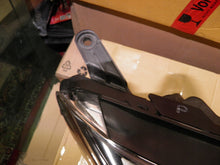 Laden Sie das Bild in den Galerie-Viewer, Frontscheinwerfer Toyota 81145-42680 LED Rechts Scheinwerfer Headlight SCH2404204939mh