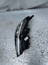 Laden Sie das Bild in den Galerie-Viewer, Frontscheinwerfer Opel Crossland X 462161423 Rechts Scheinwerfer Headlight SCH7843734419ul
