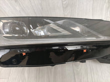 Load image into Gallery viewer, Frontscheinwerfer Skoda Octavia IV 5E4941016B Rechts Scheinwerfer Headlight SCH5830971569er