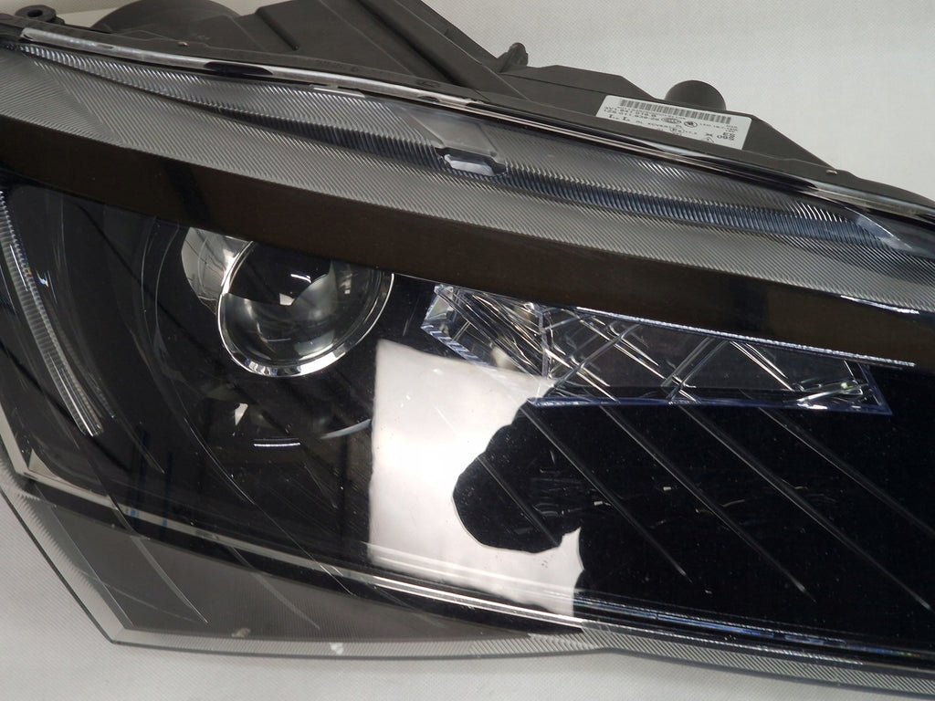 Frontscheinwerfer Skoda Superb III 3V1941016B Xenon Rechts Headlight