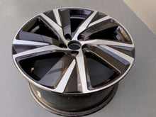 Load image into Gallery viewer, 1x Alufelge 17 Zoll 5.0" 4x100 40ET Glanz Schwarz CMS1210-8 Toyota Aygo FEL1327957720td