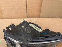 Laden Sie das Bild in den Galerie-Viewer, Frontscheinwerfer Audi E-Tron AUDI89A941036 LED Ein Satz Scheinwerfer Headlight