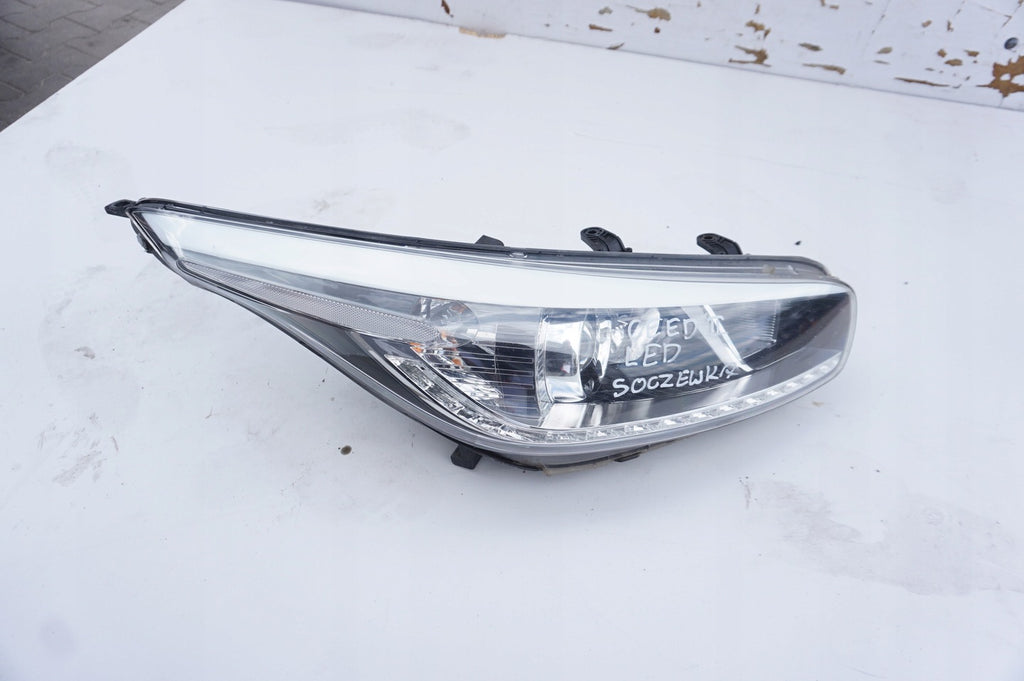 Frontscheinwerfer Kia Ceed Rechts Scheinwerfer Headlight