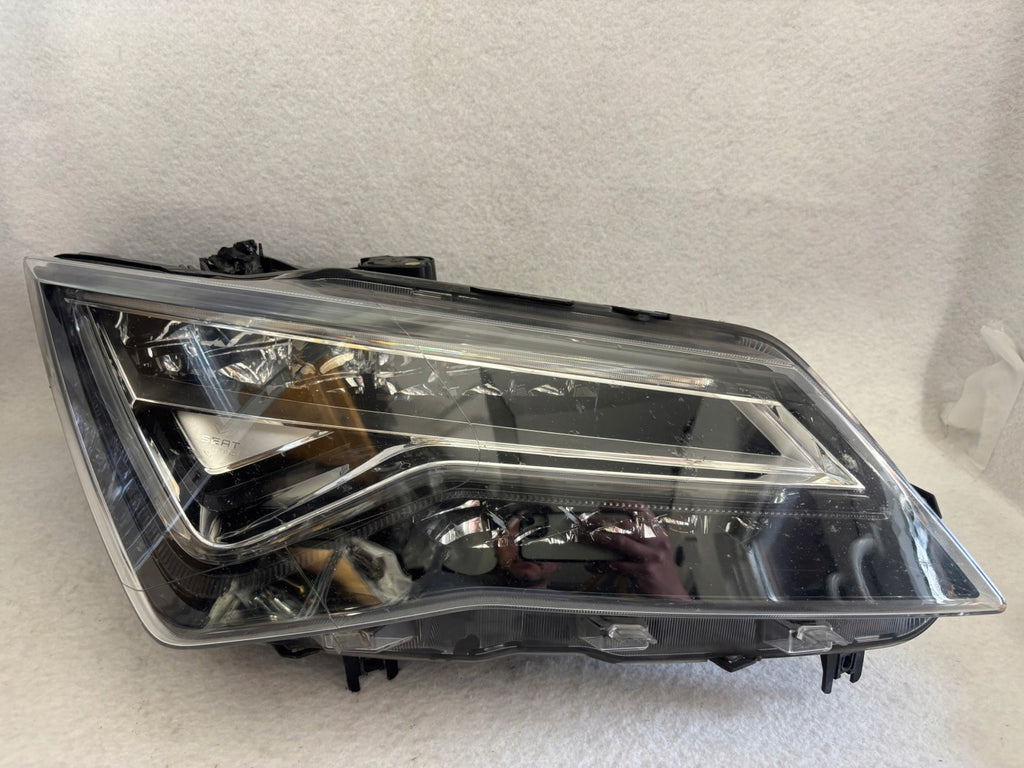 Frontscheinwerfer Seat Ateca 576941008F Rechts Scheinwerfer Headlight SCH5641226581ca
