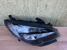 Laden Sie das Bild in den Galerie-Viewer, Frontscheinwerfer Opel Mokka 95440412 Rechts Scheinwerfer Headlight SCH7200213424cr