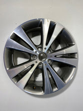 Load image into Gallery viewer, 1x Alufelge 18 Zoll 8.0&quot; 5x112 44ET Glanz Silber 3C0601025 Mg Passat B7