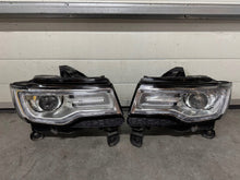 Laden Sie das Bild in den Galerie-Viewer, Frontscheinwerfer Jeep Grand Cherokee Wk2 68111034AE Ein Satz Headlight SCH1120026841tk