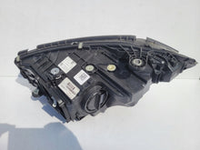 Laden Sie das Bild in den Galerie-Viewer, Frontscheinwerfer Mercedes-Benz W206 A2069066204 Ein Stück (Rechts oder Links) SCH3119757013lq