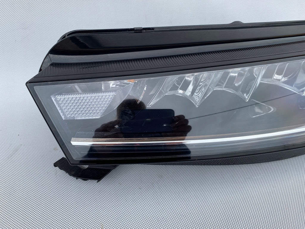 Frontscheinwerfer Skoda Octavia IV 5E4941015 LED Links Scheinwerfer Headlight SCH9927500778wb
