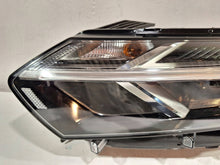 Laden Sie das Bild in den Galerie-Viewer, Frontscheinwerfer Dacia Sandero III 260608545R Links Scheinwerfer Headlight