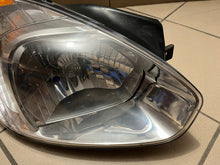 Laden Sie das Bild in den Galerie-Viewer, Frontscheinwerfer Hyundai Accent 92102-1E000 Rechts Scheinwerfer Headlight