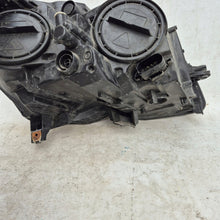 Laden Sie das Bild in den Galerie-Viewer, Frontscheinwerfer Mercedes-Benz W204 A2048200939 Ein Stück (Rechts oder Links) SCH6089025251sk