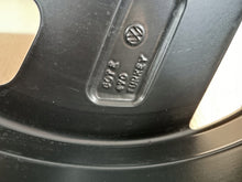 Laden Sie das Bild in den Galerie-Viewer, 1x Alufelge 20 Zoll 8.5" 5x112 45ET 1T3601025D VW Rim Wheel FEL6073836836bx