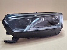Laden Sie das Bild in den Galerie-Viewer, Frontscheinwerfer Skoda Octavia IV 5E4941015B Links Scheinwerfer Headlight SCH4996922905qr