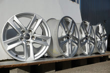 Laden Sie das Bild in den Galerie-Viewer, 4x Alufelge 17 Zoll 7.0" 5x112 42ET Glanz Silber 8W0601025 Audi Rim Wheel FEL2834719895pd