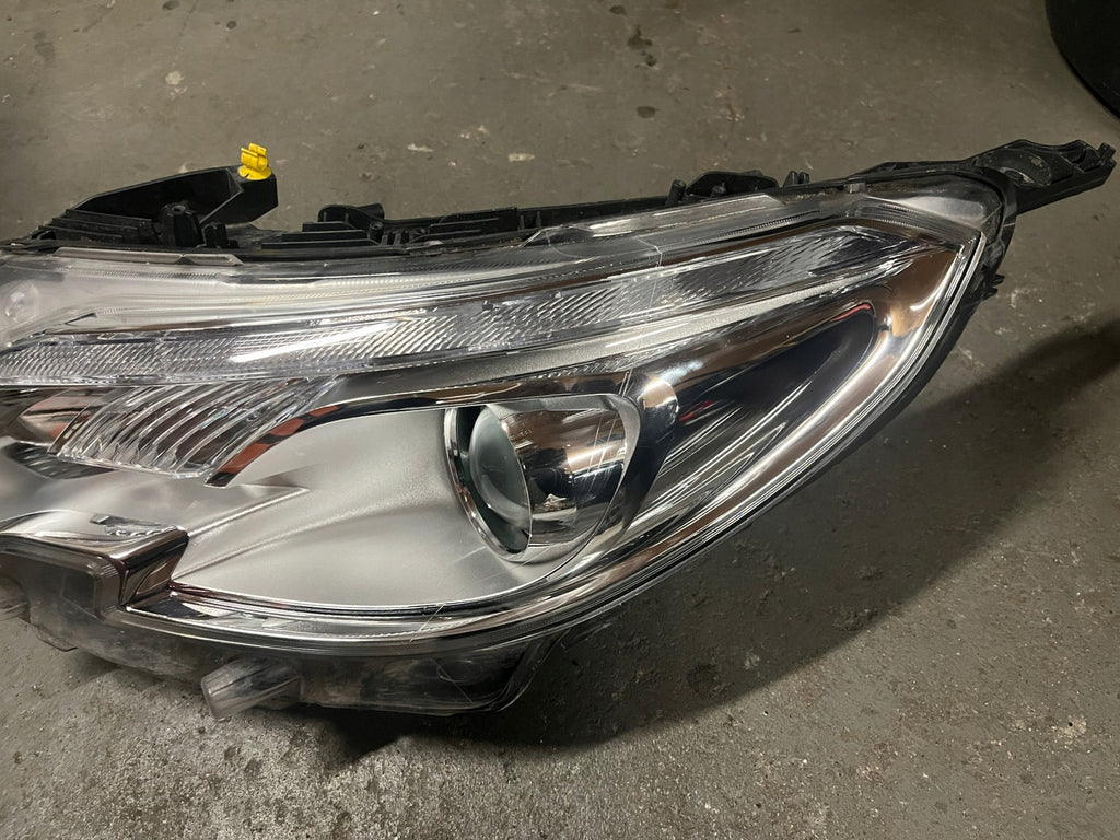 Frontscheinwerfer Peugeot 2008 90106472 Links Scheinwerfer Headlight SCH1819981441yn