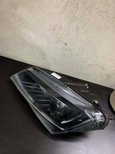 Laden Sie das Bild in den Galerie-Viewer, Frontscheinwerfer Skoda Superb III 3V1941015A Links Scheinwerfer Headlight SCH1681487880ud